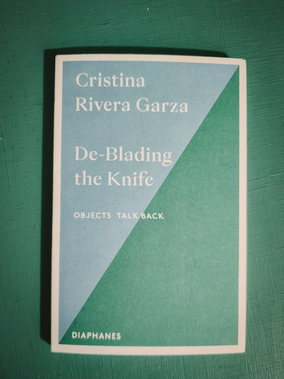 Portada de De-Blading the Knife: Objects Talk Back