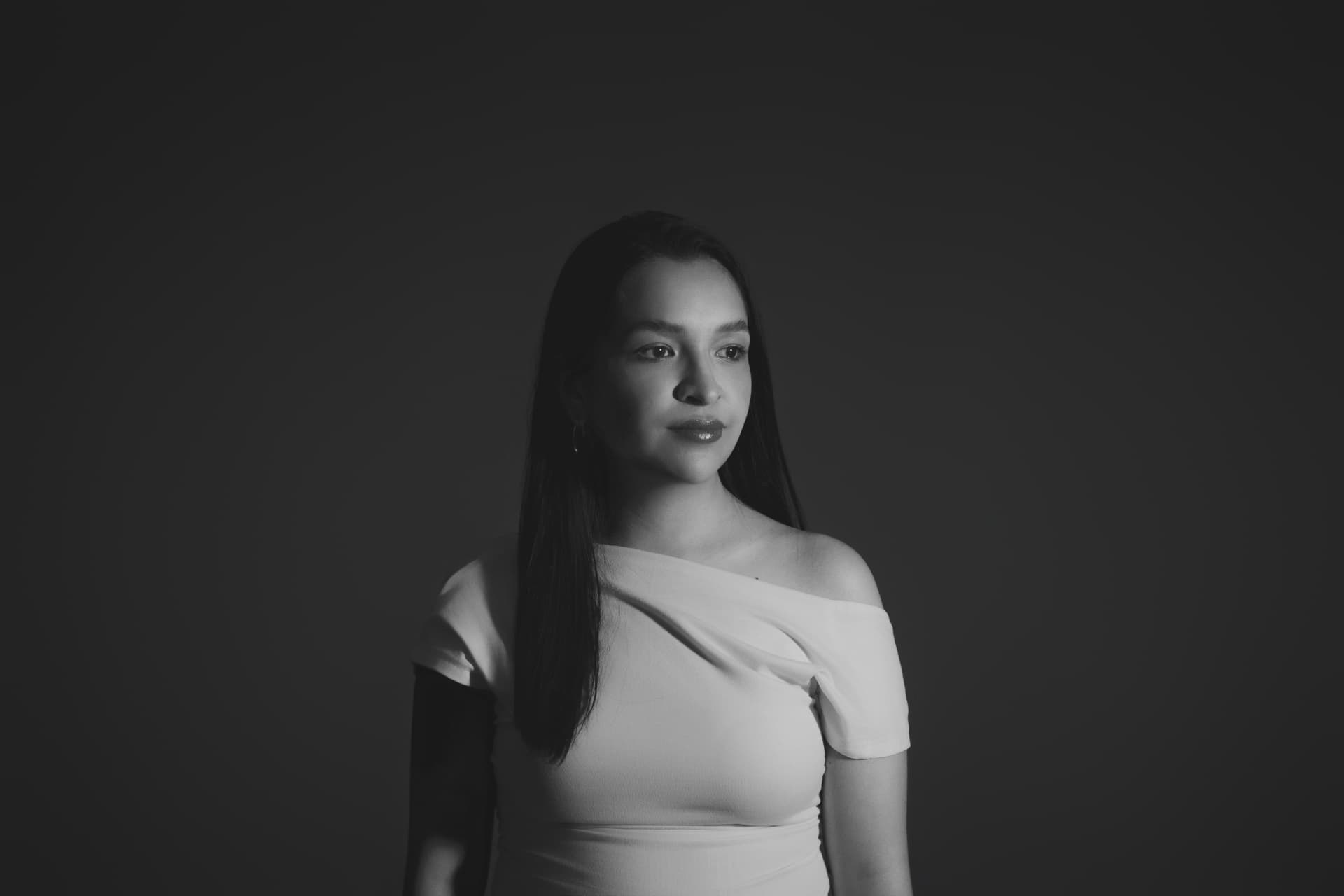 Retrato de estudio en blanco y negro
