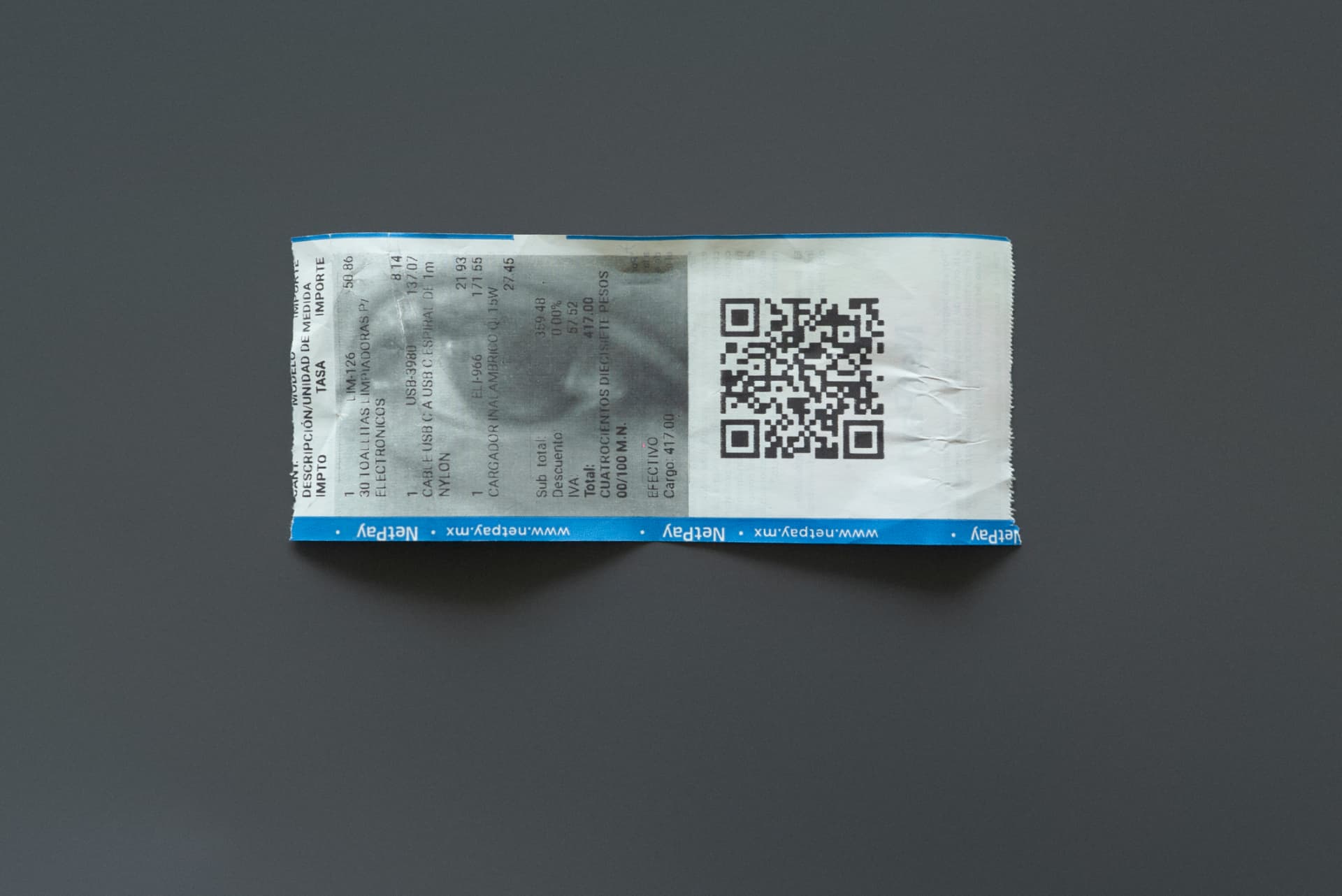 Ticket horizontal impreso con un ojo, detalle